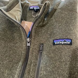 Patagonia,XL-vest, NWT, sage-khaki color